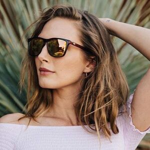 NWT KNOCKAROUND Polarized Sunglasses FAST LANES – PINK INK